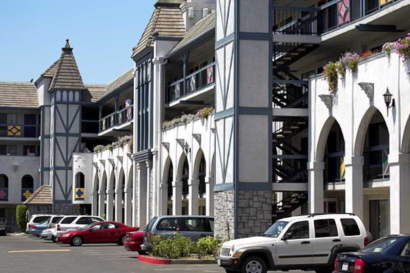 Castle Inn And Suites Anaheim Exterior foto